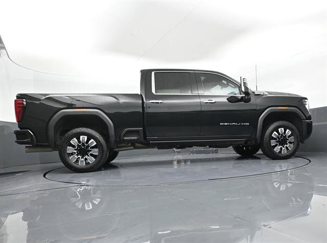 Used 2025 GMC Sierra 2500 Denali w/ Denali Reserve Package AWD/4WD image 34