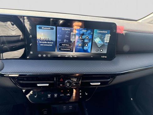 New 2026 Nissan Kicks SR w/ Cold Weather Package image 8