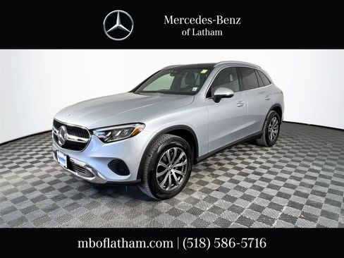 Used 2025 Mercedes-Benz GLC 300 4MATIC image 1