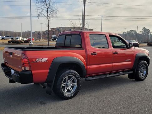 Used 2013 Toyota Tacoma Base image 3