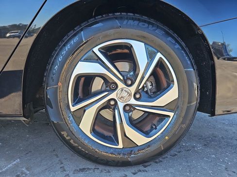 Used 2017 Honda Accord LX image 34