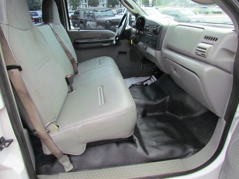 Used 2006 Ford F450 4x4 Crew Cab Super Duty image 15