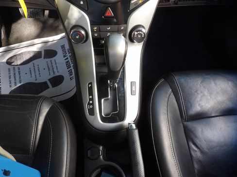 Used 2013 Chevrolet Cruze LT image 32
