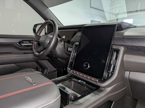 Certified 2025 GMC Yukon AT4 Ultimate AWD/4WD image 47
