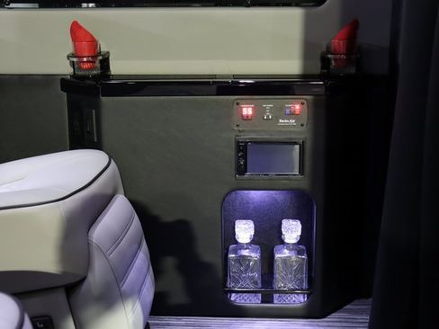 Used 2023 Mercedes-Benz Sprinter 2500 image 19