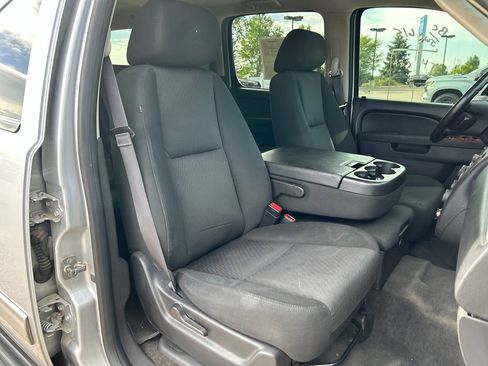 Used 2014 Chevrolet Suburban LS AWD/4WD image 16