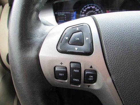 Used 2015 Ford Taurus SEL w/ Equipment Group 201A FWD image 20