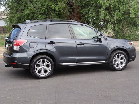 Used 2017 Subaru Forester 2.5i Touring AWD/4WD image 4