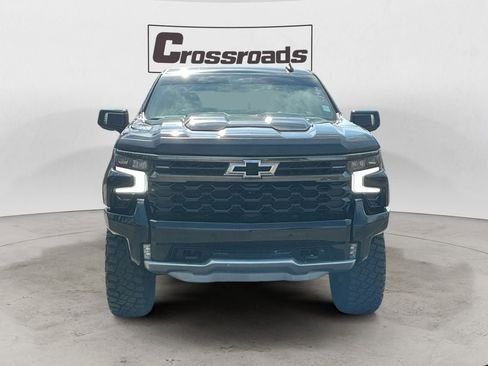 Used 2025 Chevrolet Silverado 1500 ZR2 w/ Technology Package image 8