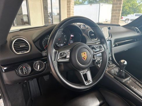 Used 2021 Porsche 718 Cayman RWD image 23