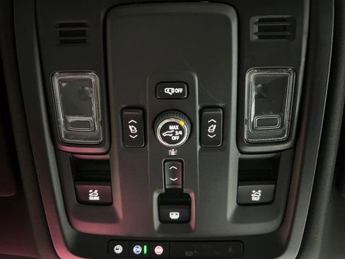 Used 2025 GMC Yukon XL Denali w/ Denali Reserve Package image 22