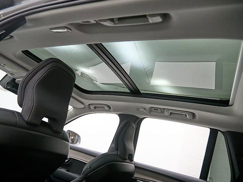 New 2026 Volvo XC90 B6 Plus w/ Protection Package Premier image 24