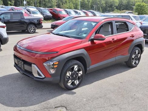 Used 2024 Hyundai Kona SEL AWD/4WD image 3