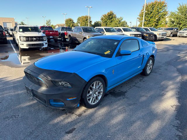 Used 2013 Ford Mustang Premium RWD image 3