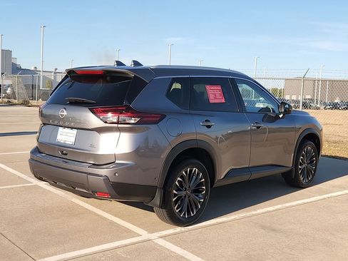 Certified 2025 Nissan Rogue SL w/ Tech Package image 45