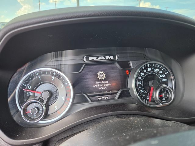 Used 2022 RAM 2500 Big Horn w/ Level C Equiment Group AWD/4WD image 13