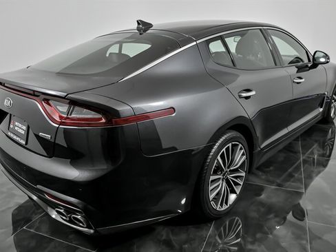 Used 2019 Kia Stinger image 11