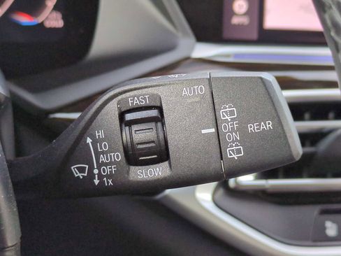 Used 2020 BMW X7 M50i w/ Dynamic Handling Package image 28