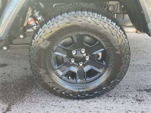 Used 2023 Jeep Gladiator Mojave w/ Cold Weather Group image 9