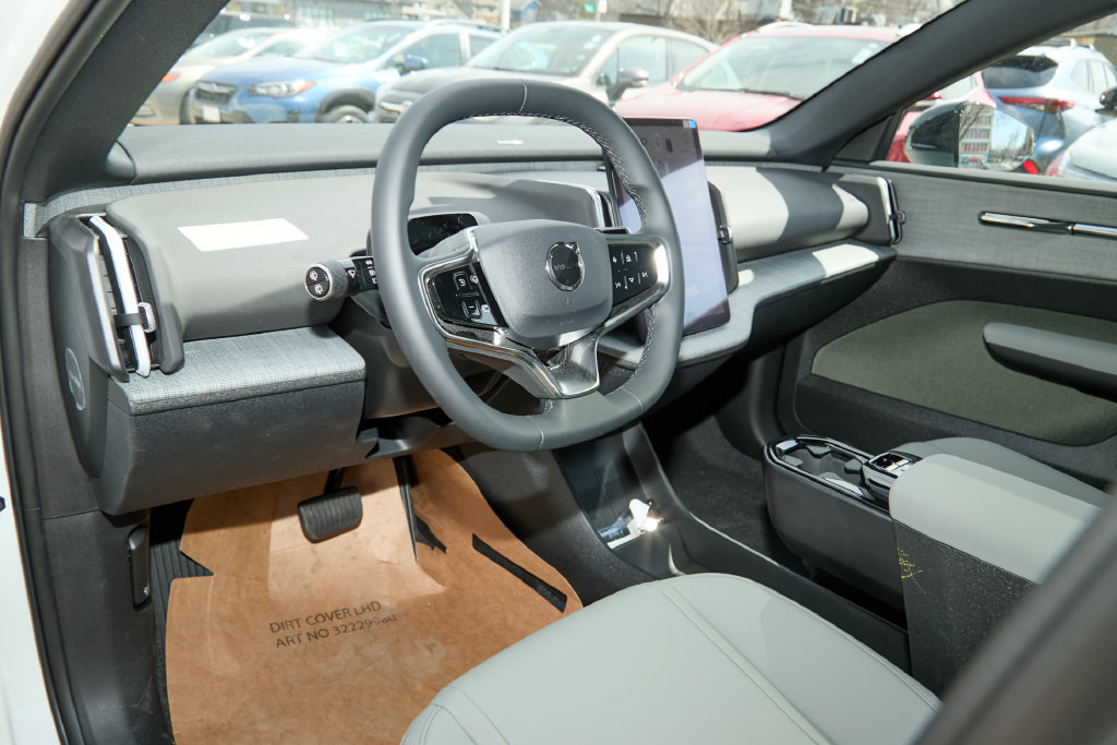New 2026 Volvo EX30 Plus w/ Protection Package RWD image 13