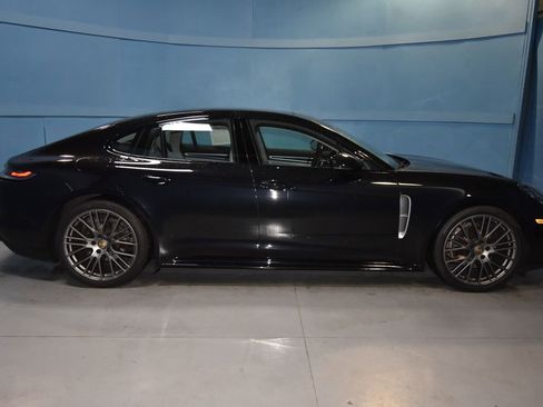 Used 2023 Porsche Panamera 4 Platinum Edition image 21