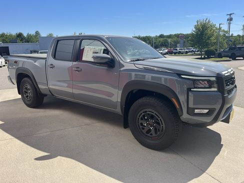 New 2026 Nissan Frontier PRO-4X w/ Tow Package AWD/4WD image 9