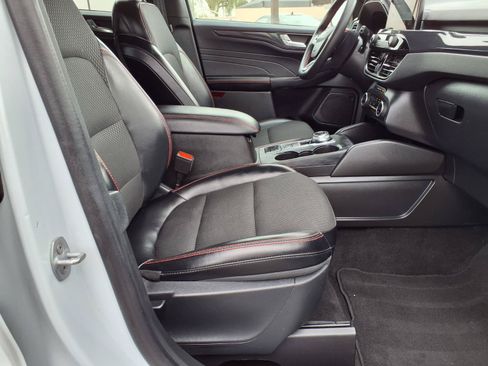 Certified 2025 Ford Escape ST-Line Select AWD/4WD image 11