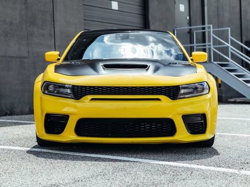 Used 2018 Dodge Charger SRT w/ Technology Group RWD image 15