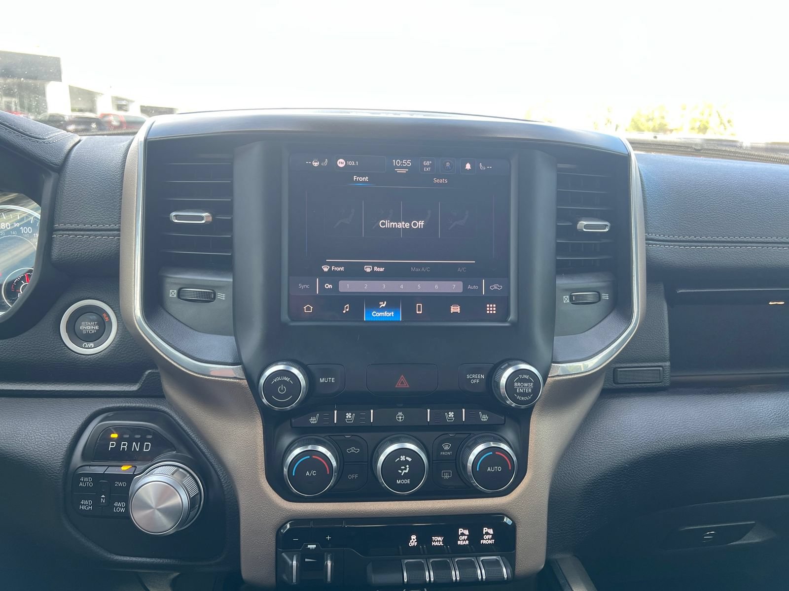 Used 2022 RAM 1500 Laramie AWD/4WD image 19