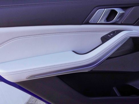 Certified 2025 BMW X5 M60i image 33