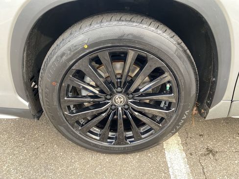 Certified 2025 Toyota Highlander XSE image 15