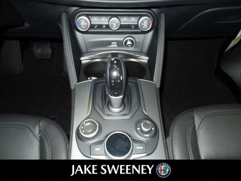 Used 2018 Alfa Romeo Stelvio Ti image 18