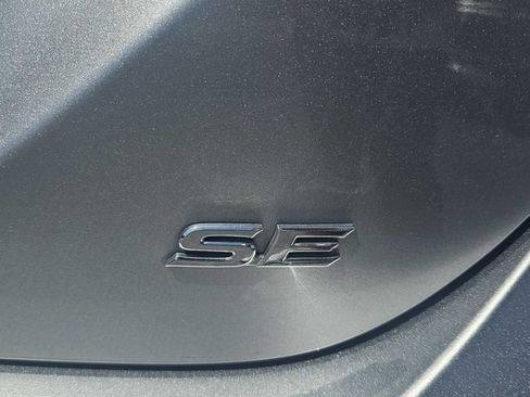 Used 2021 Toyota Camry SE FWD image 6