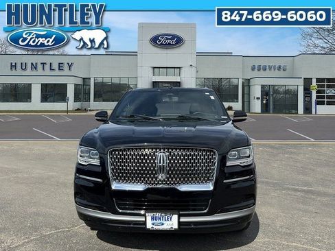 Used 2022 Lincoln Navigator Reserve image 3