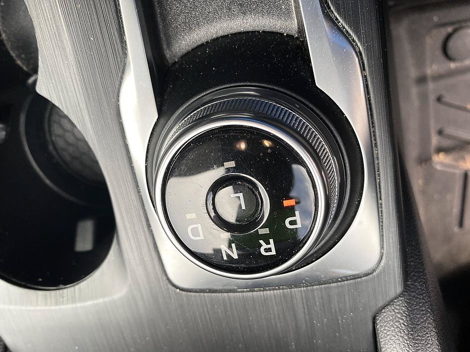 Used 2022 Ford Escape SE w/ SE Sport Appearance Package FWD image 6