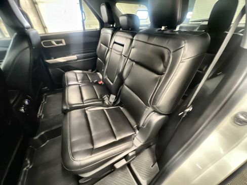 Used 2022 Ford Explorer XLT w/ Equipment Group 202A image 24