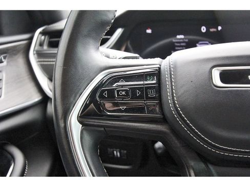 Used 2021 Jeep Grand Cherokee L Overland w/ Luxury Tech Group IV image 19