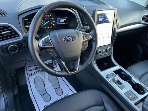 Used 2024 Ford Edge SEL image 10