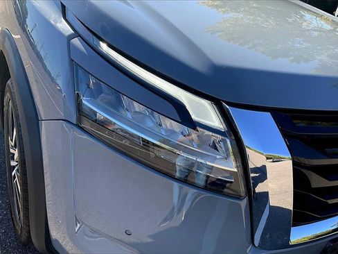 Used 2024 Nissan Pathfinder Platinum w/ Cargo Package image 29