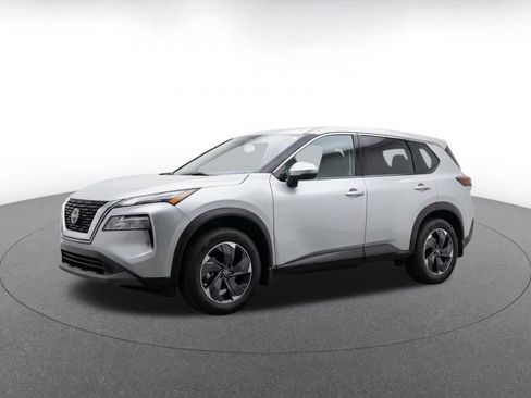 Used 2025 Nissan Rogue SV AWD/4WD image 3