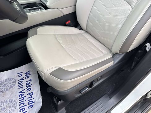 Used 2022 Nissan Pathfinder Platinum w/ Cargo Package image 19