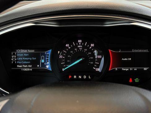 Used 2019 Ford Fusion SE FWD image 31