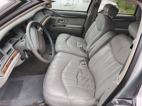 Used 1997 Lincoln Town Car Executive RWD image 13