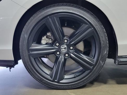 Used 2024 Honda Accord Sport image 10