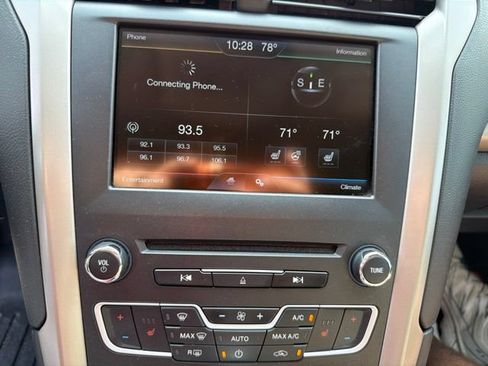Used 2016 Ford Fusion SE w/ Equipment Group 202A AWD/4WD image 7