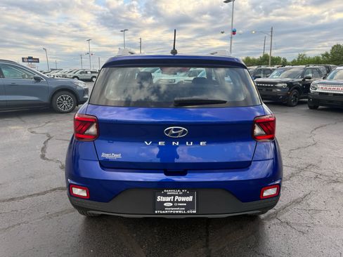 Used 2025 Hyundai Venue SEL FWD image 21