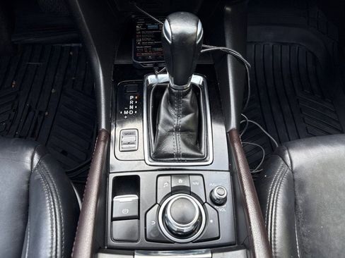 Used 2017 MAZDA MAZDA3 Touring w/ Popular Equipment Package image 23