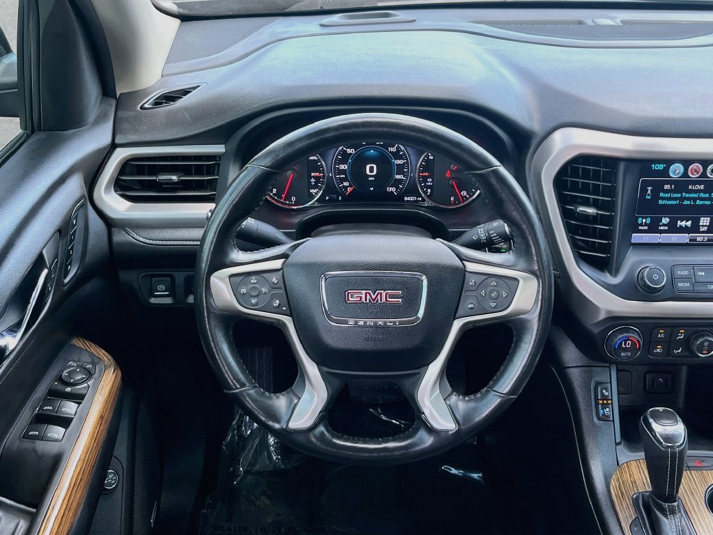 Used 2019 GMC Acadia Denali w/ Technology Package FWD image 11