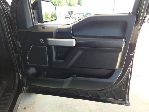 Used 2019 Ford F150 Lariat w/ Equipment Group 502A Luxury AWD/4WD image 39