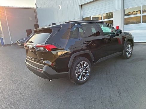 Certified 2022 Toyota RAV4 XLE Premium image 8